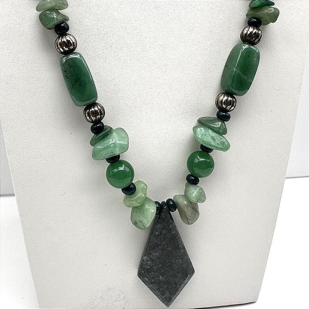Vintage 90s Green Aventurine Quartz Stone Bead Necklace Large Rhombus Pendant